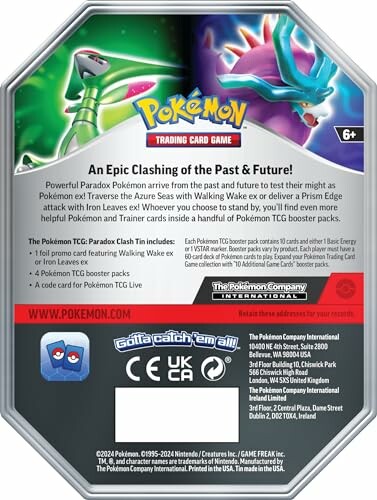 Achterkant van een Pokémon TCG-blik met tekst en logo's.